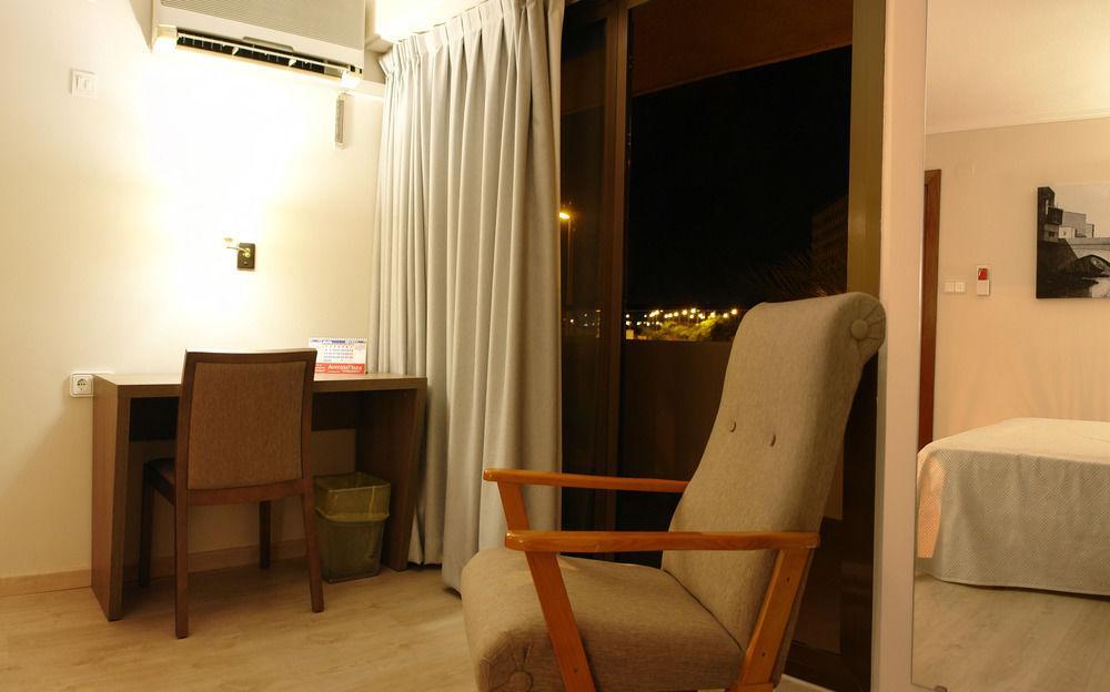 Avenida Plaza 3*